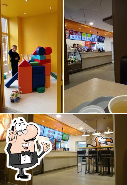 Посмотрите на внутренний интерьер "Додо Пицца"