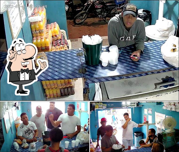 D, Jhonni cafetería