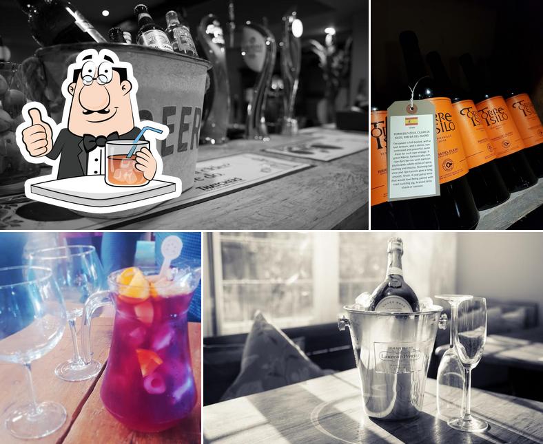 Los Reyes Tapas & Wine Bar