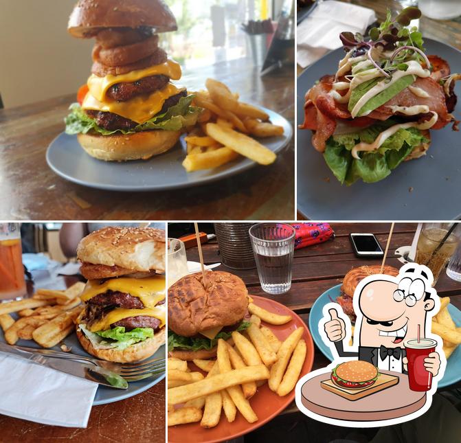 MORGAN'S BAR & GRILL