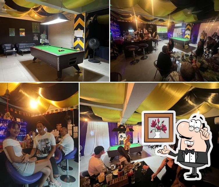BEE STOP BAR AND GRILL Buriram