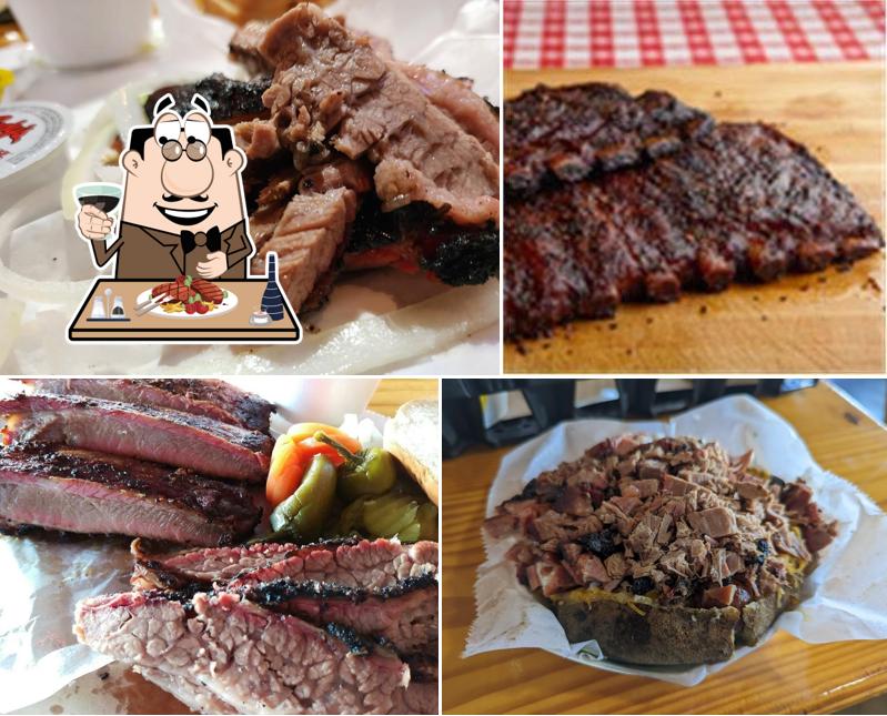 Rudy's "Country Store" and Bar-B-Q