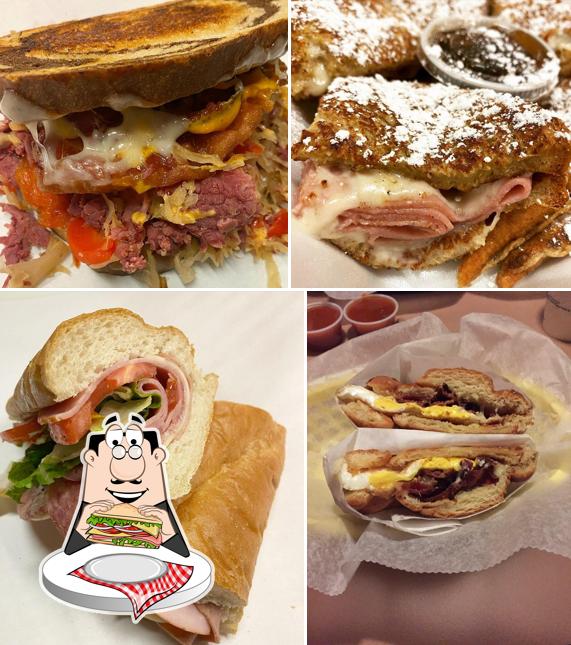 Moogy's