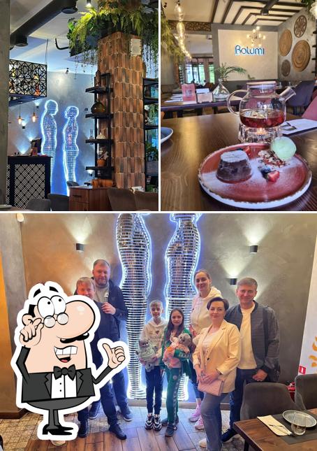 Посмотрите на внутренний интерьер "Батуми"