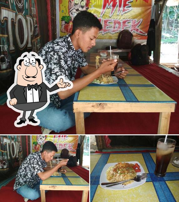WARUNG PLUS WARKOP SAHABAT