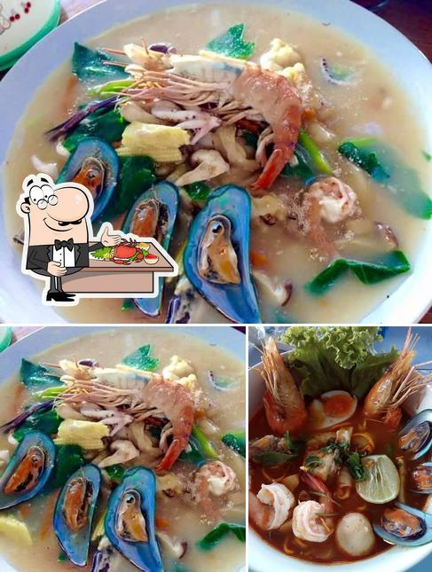 Sia Love ราดหน้าหมี่กรอบทะเลยักษ์