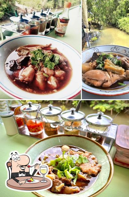 Eat noodles together amphawa