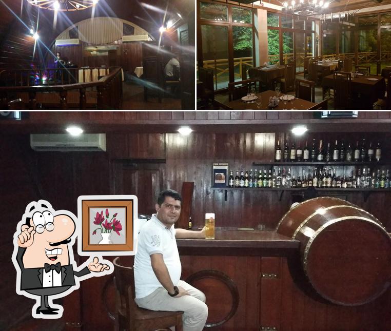 Посмотрите на внутренний интерьер "Мельницы"