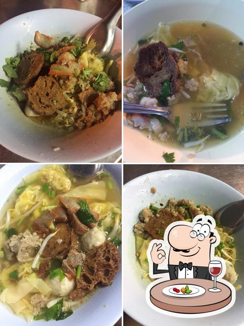 ก๋วยเตี๋ยวเจ๊แชร์ท่าเรือ