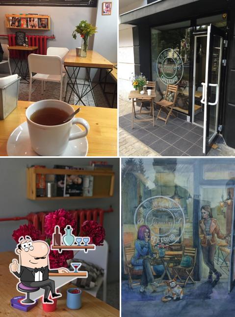 Coffee shop Family