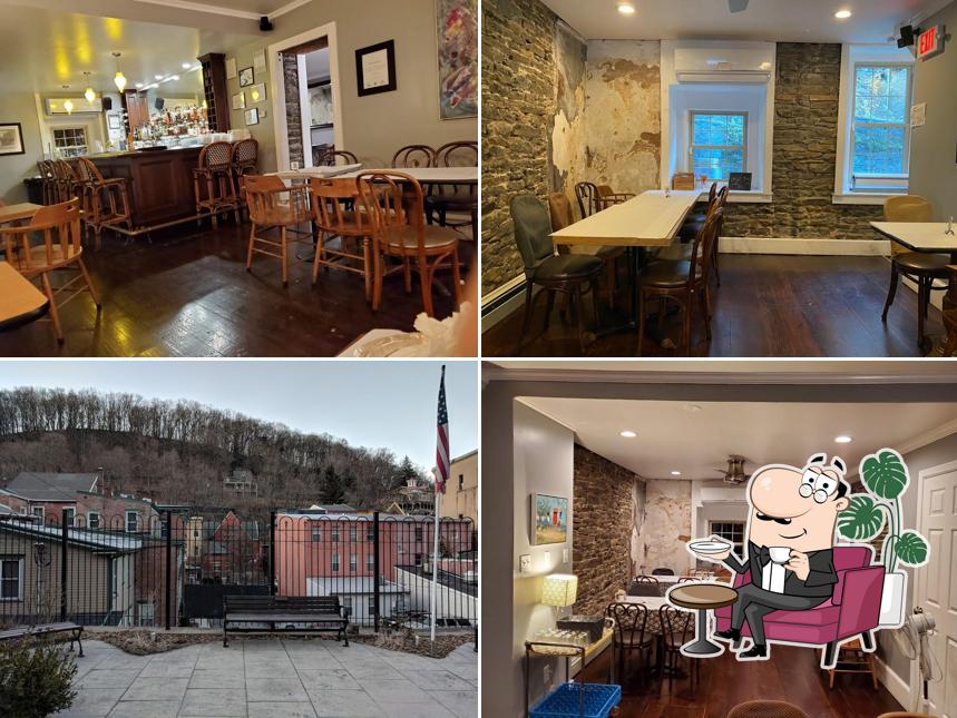 Stone Row Pub And Eatery
