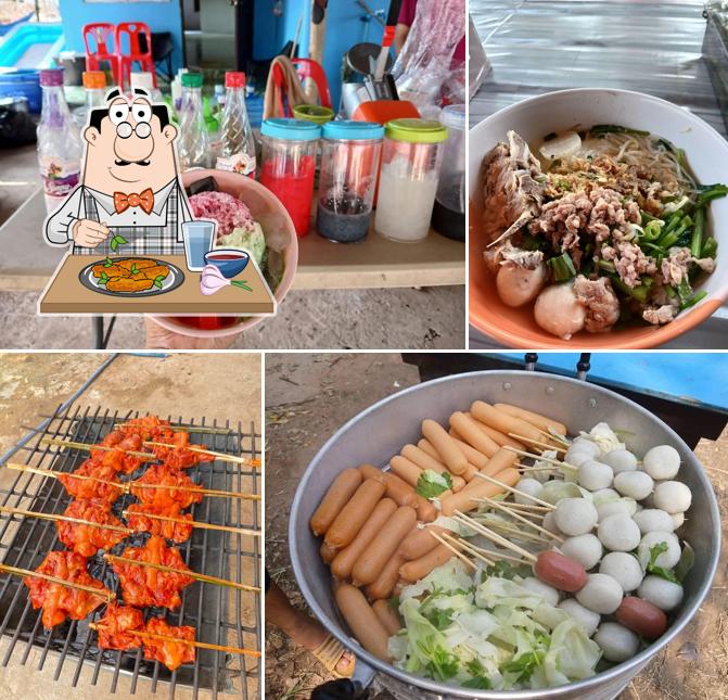 ก๋วยจั๊บญวน คนอุบล