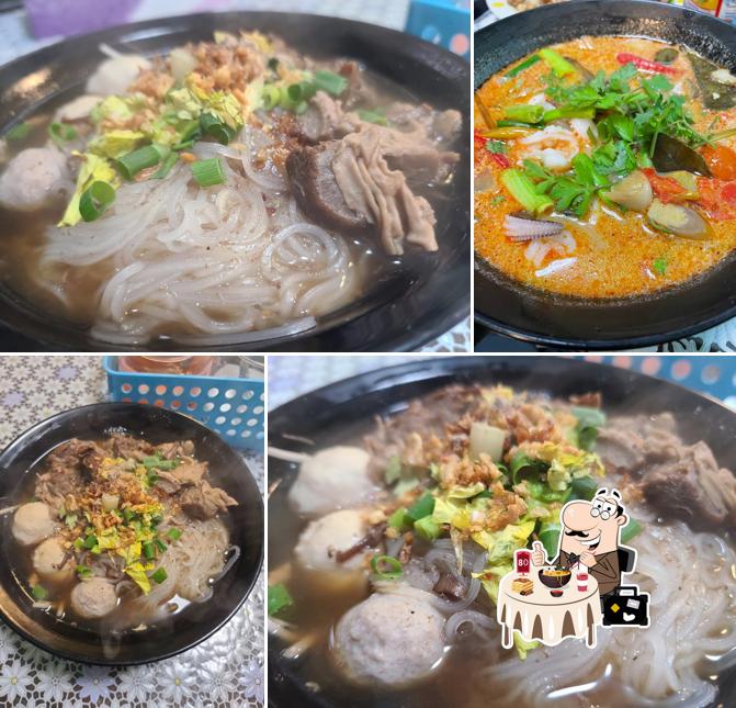 シイファータイ料理 สีฟ้า ร้านอาหารไทย