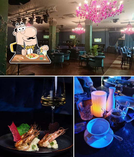 В Опера есть еда, внутреннее оформление и многое другое