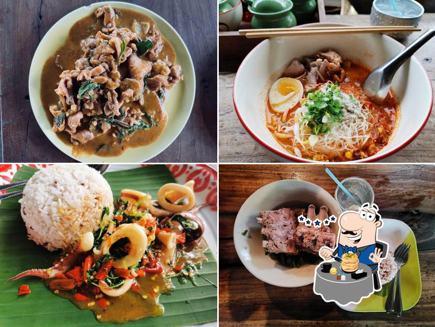 ก๋วยเตี๋ยวต้มยำไข่ บ้านนอก กม.4