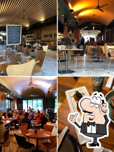 Clogs Pizza Restaurant (Bendigo)