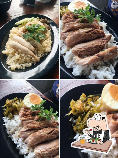 ข้าวมันไก่ ข้าวขาหมู โคราช (สาขาแม่ริม)