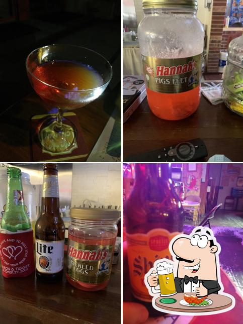 Lilly's Bar & Grill