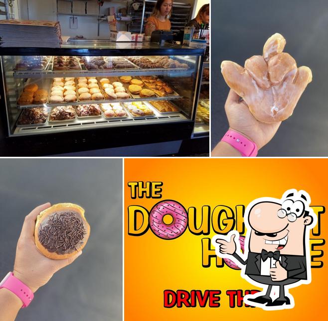 The Doughnut House Drive Thru