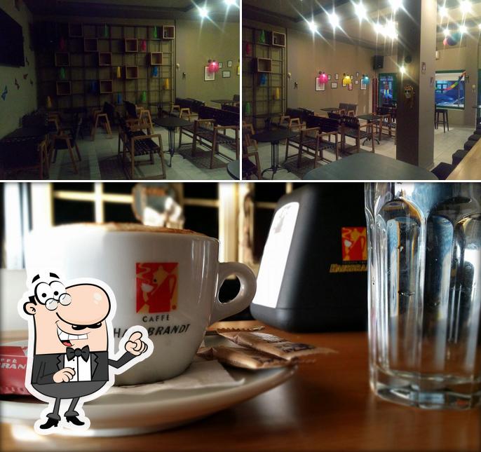 AVENUE CAFE