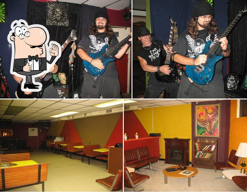Revolutionaries Café