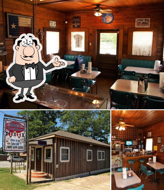 Deb's Downtown Diner