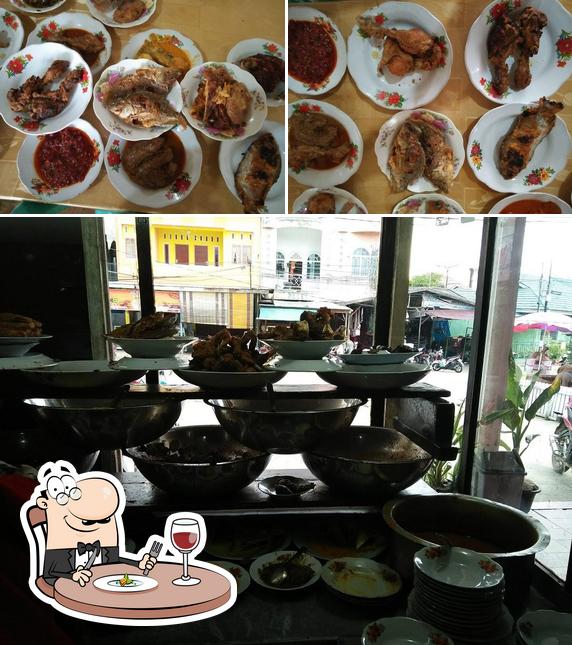 RUMAH MAKAN MAK ICUN TEMBILAHAN