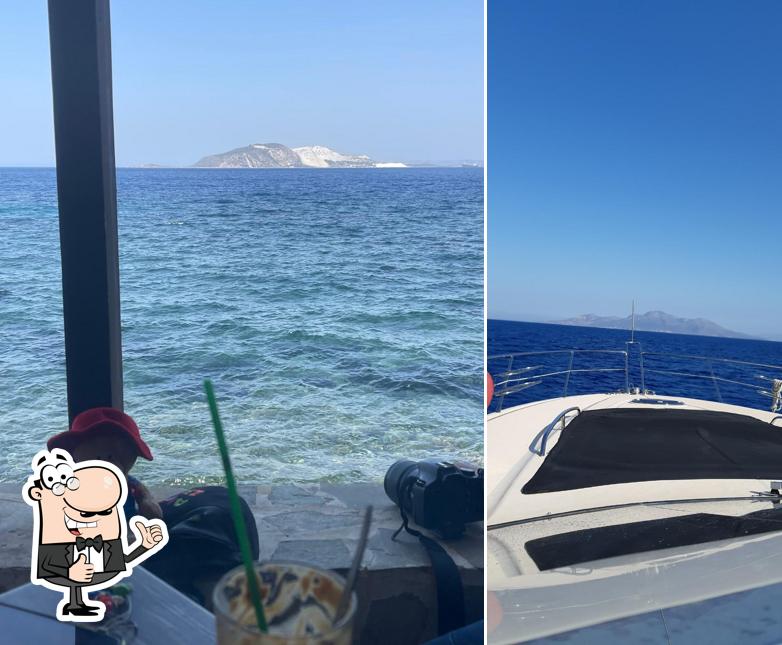 Seaview Cafe-Bar