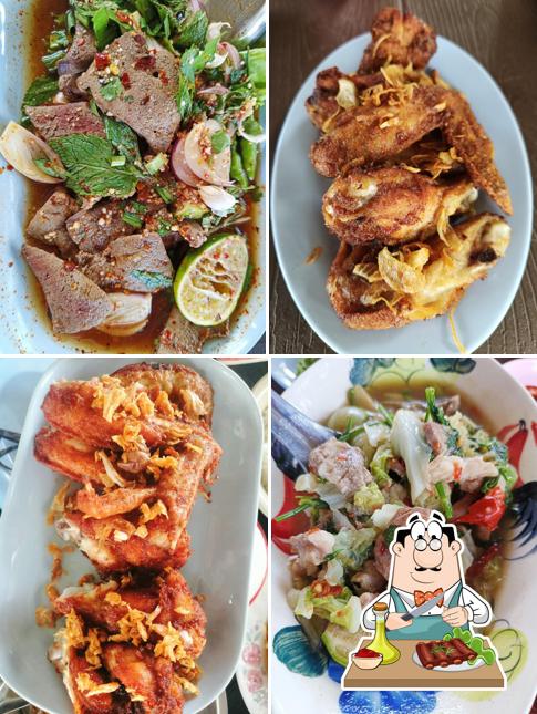ตำแซ่บหน้าเมน ริมคลองเนินสูง