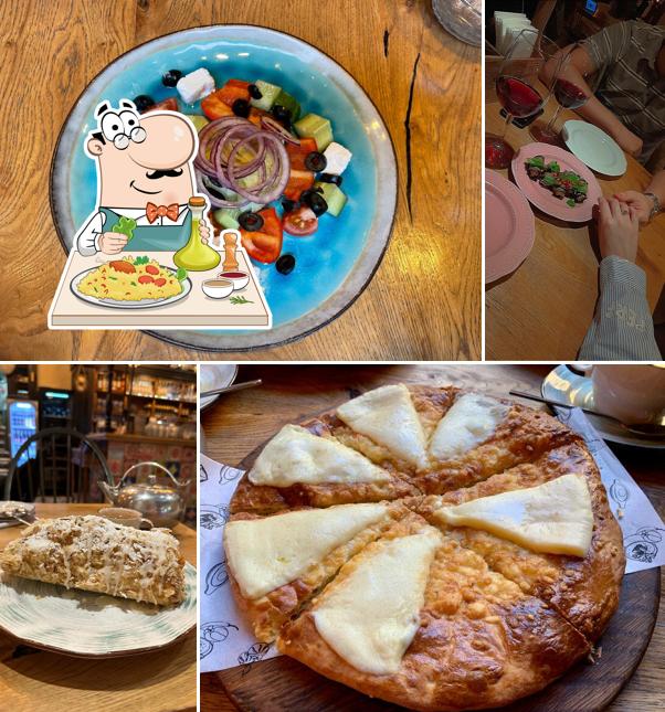 Блюда в "Хачапури тётушки Марико"