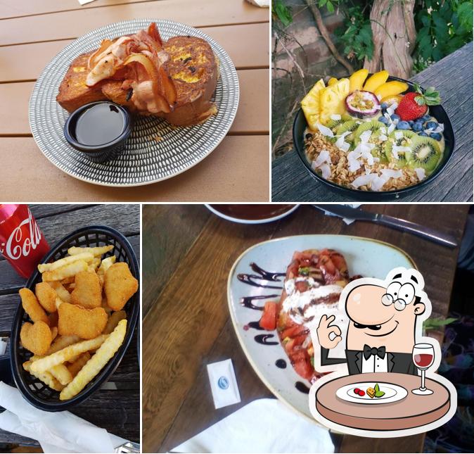 Warnies Cafe