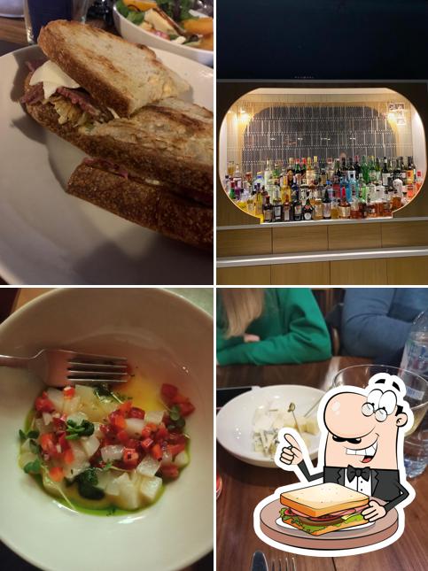 Отведайте бутерброды в "Shortlist Books and Spirits"