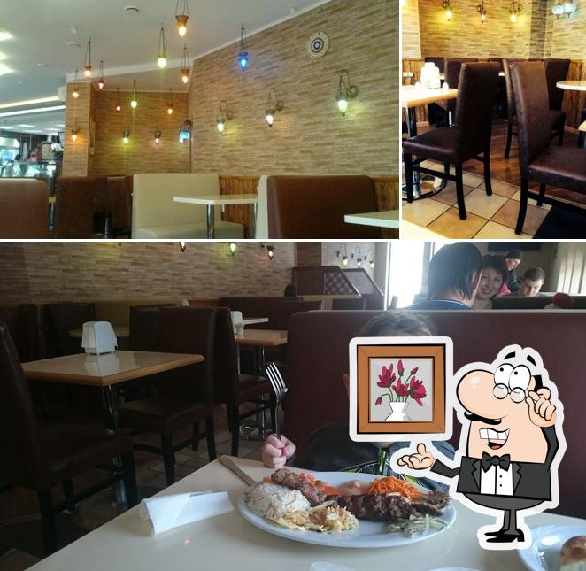 Посмотрите на внутренний интерьер "Анталии"