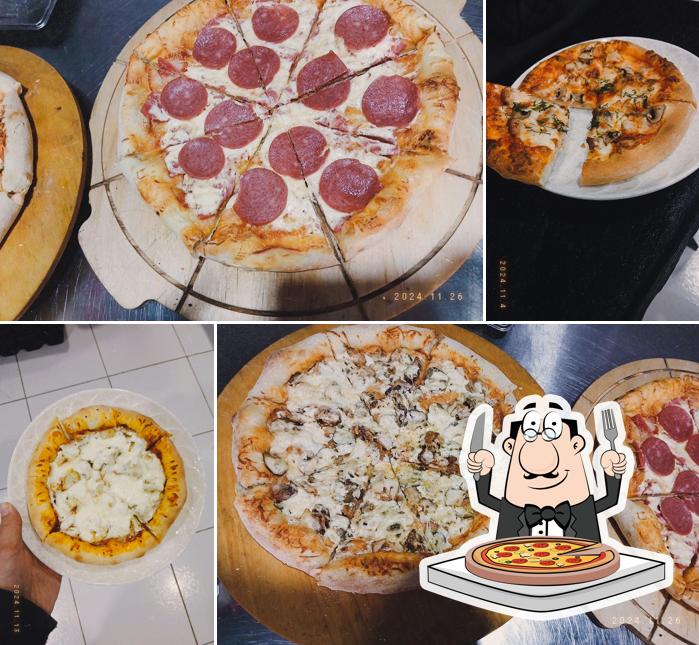 moon pizza