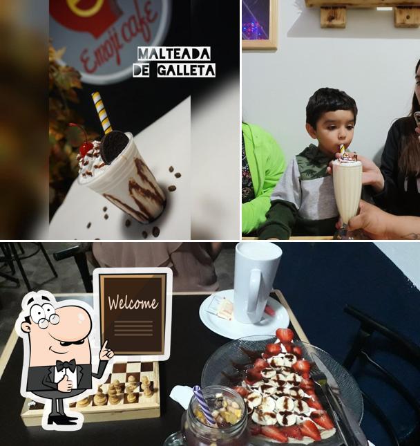 Emoji Café