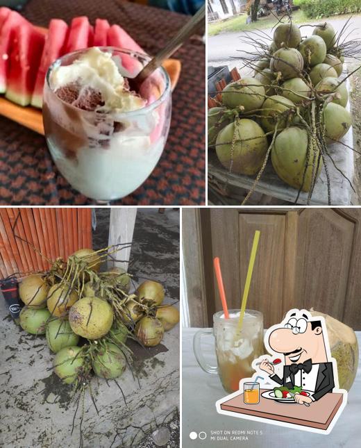 Kedai Es kuwut & Mie Uhuy