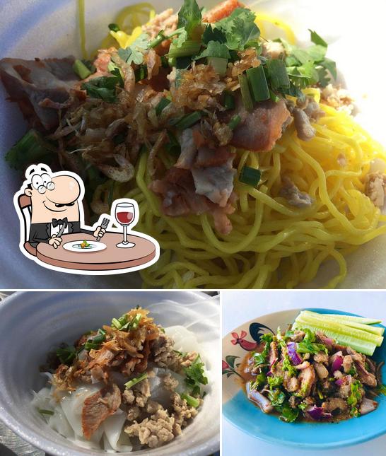 ครัวป้าแดง อินทร์บุรี