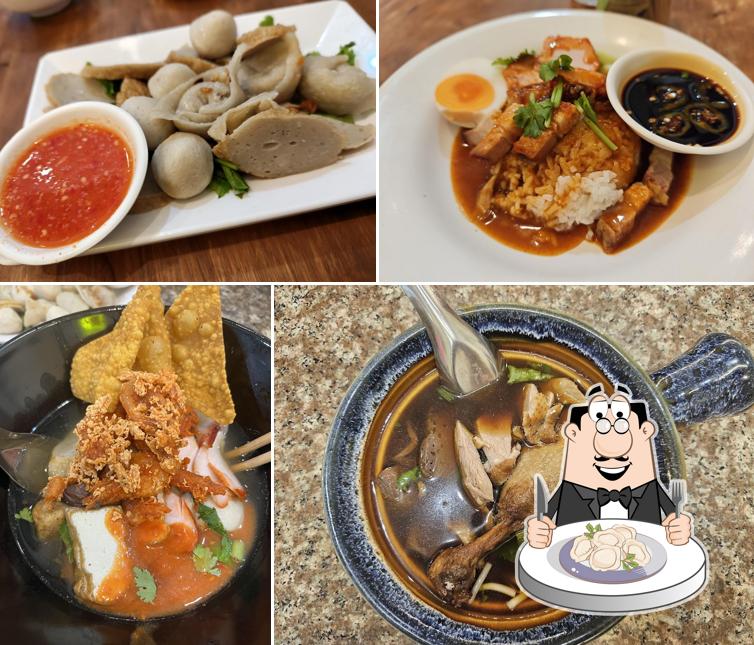 อากู๋ เป็ดย่าง เย็นตาโฟ ขาหมู