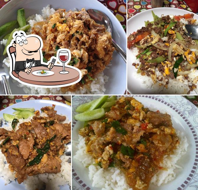 เจ๊หน่อย กะเพราหมูหมัก