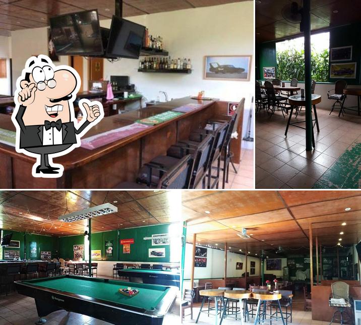 Pool House Bar And Restaurant