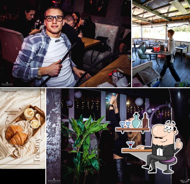 Посмотрите на внутренний интерьер "Tolstoy"