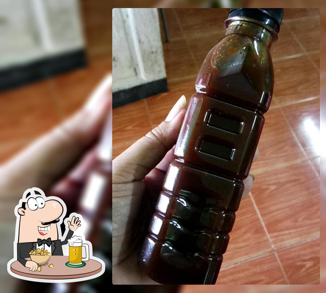 อ้วนอิ๋วลูกชิ้นหมูปิ้งกะทิสด ตลาดน้ำบางน้ำผึ้ง