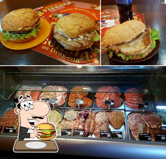 Отведайте гамбургеры в "Сербии от Драгана"