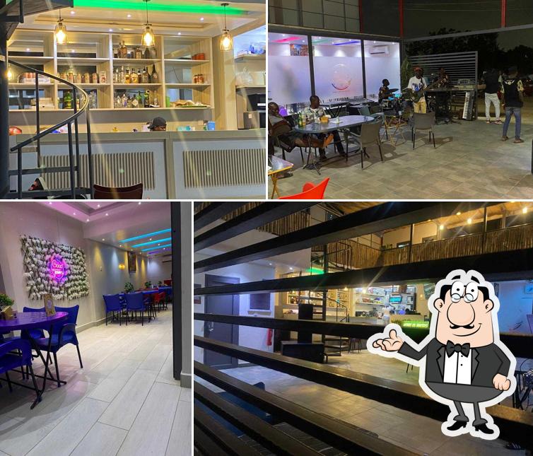 Efie Lounge