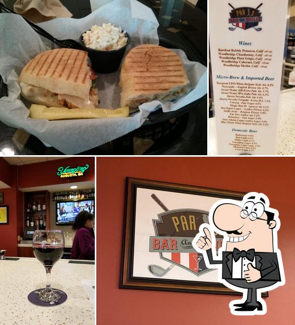 Par 3 Bar & Grill