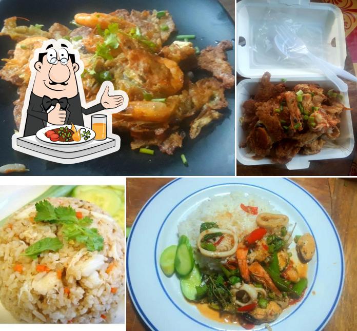 ข้าวผัดปู&หอยทอดวังสาระภี