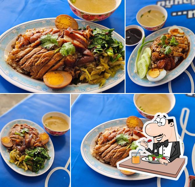 ข้าวขาหมู หมูแดง จักรพรรดิ์