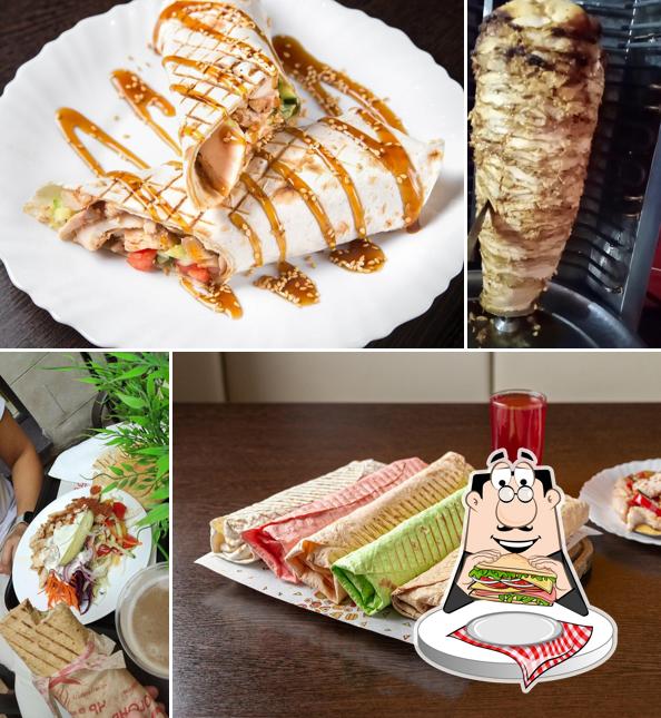 Клубные сэндвичи в "Arij Шаверма"