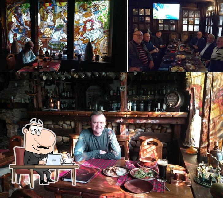 Посмотрите на внутренний интерьер "Мака Хайландер"