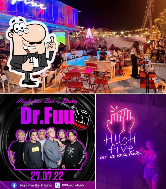 High five Bar & Bistro